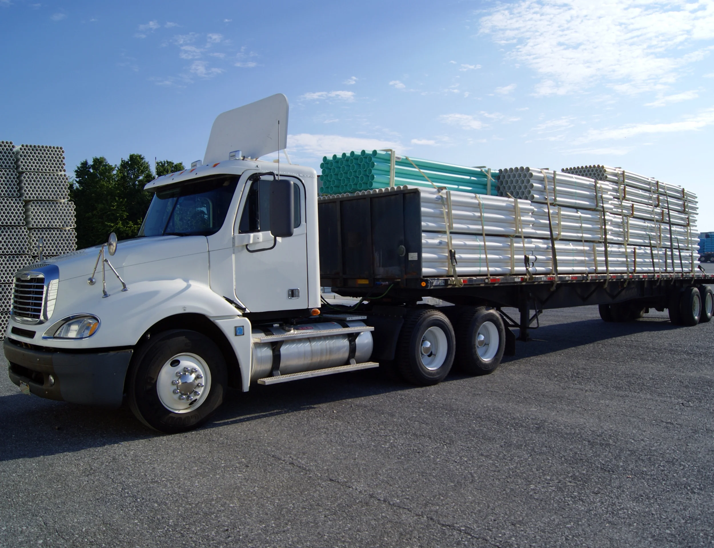 Load-board-vs.-freight-marketplace-full-truckload-parked